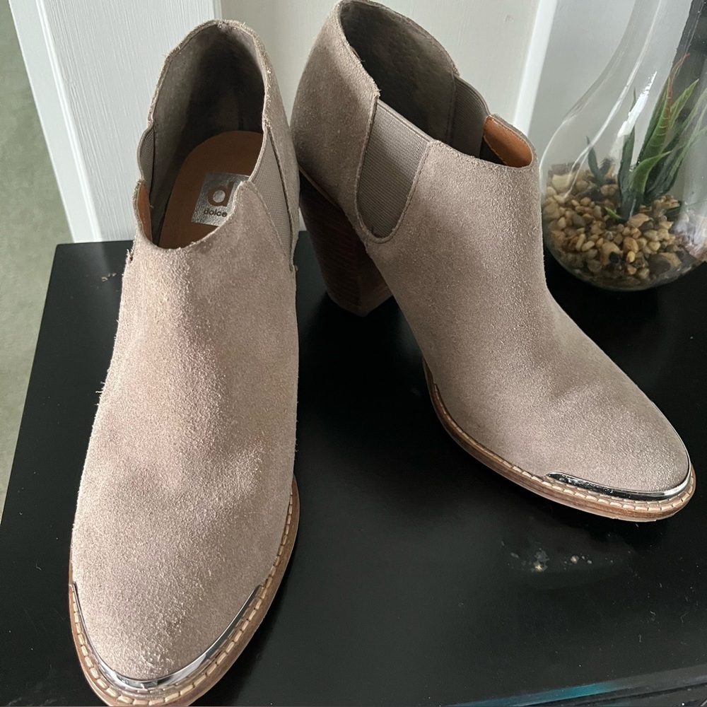 Dolce Vita Suede Booties Sz 9